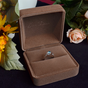 jewerly_and_packaging_blue_diamond.png